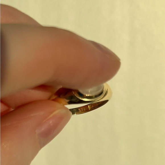 9k gold ring with moonstone cabochon size 5.5 - Picture 4 of 8